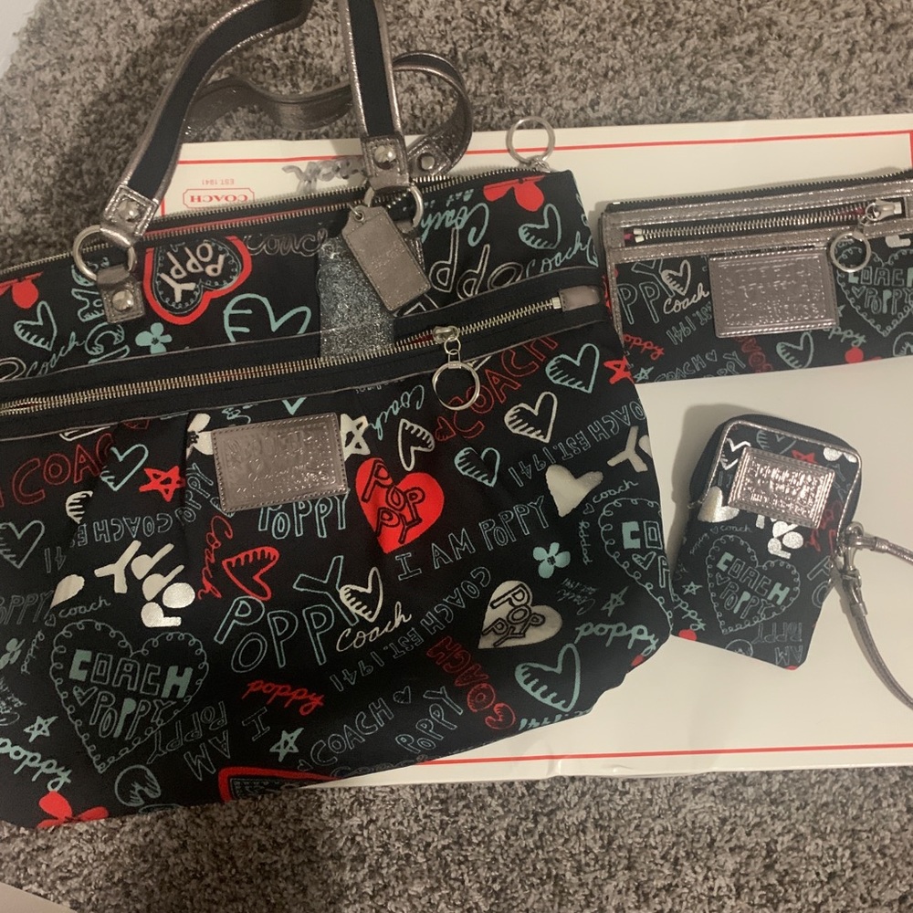 Coach “poppy” large purse with wallet and wristlet